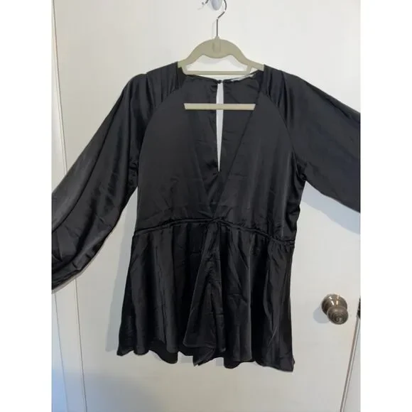 Stolen Hearts Front V-Cut Waist Silky Satin Plunge Jumpsuit Long Sleeve Romper - Picture 3 of 10